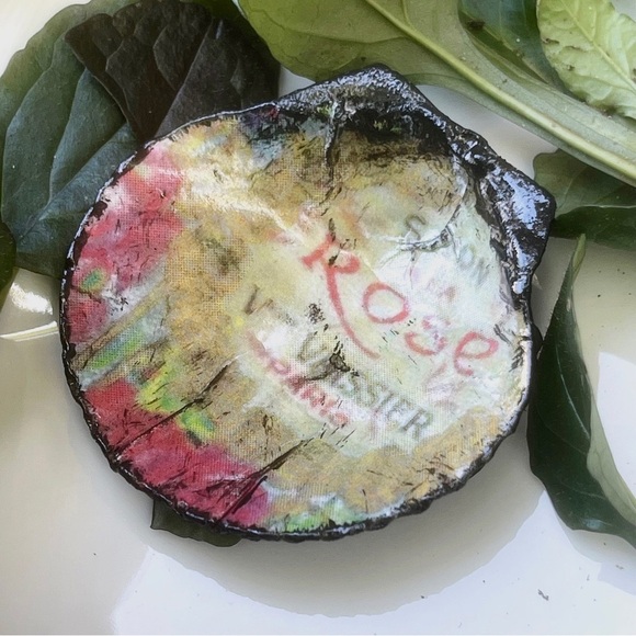 Small Vintage Print Sea Shell Trinket Decor - Picture 1 of 5